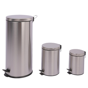 SET DE 3 BASUREROS ACERO INOXIDABLE SET DE 3 BASUREROS ACERO INOXIDABLE